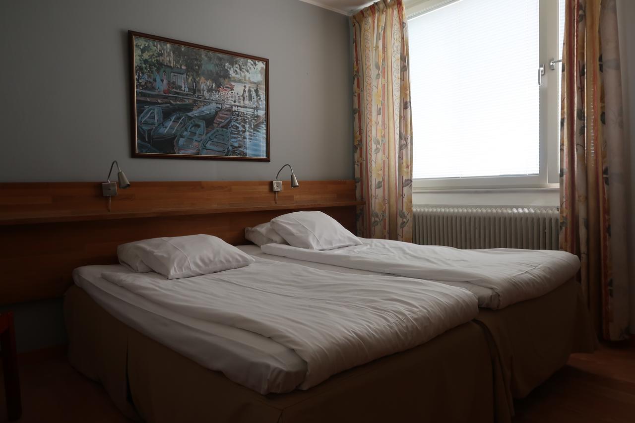 Hotel Aveny Bed & Breakfast Gavle Bagian luar foto