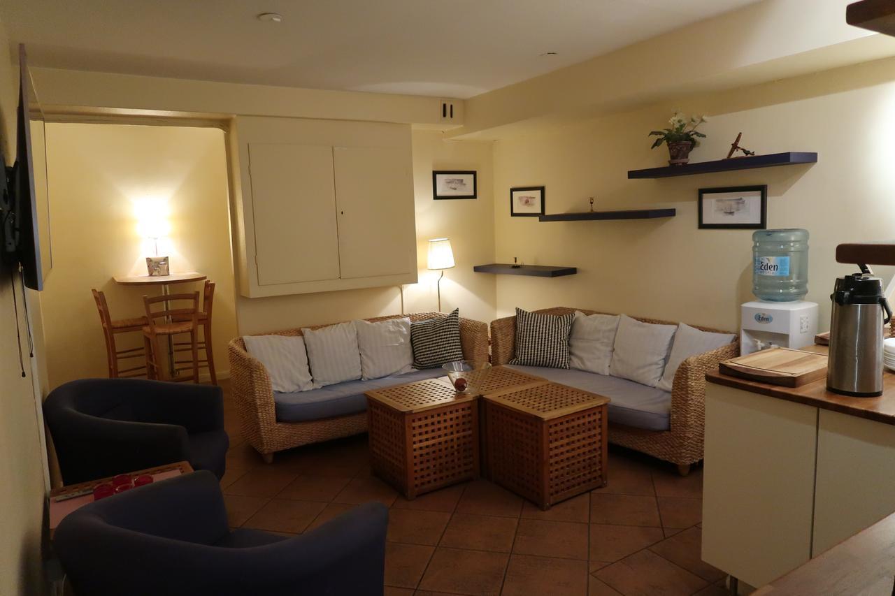 Hotel Aveny Bed & Breakfast Gavle Bagian luar foto