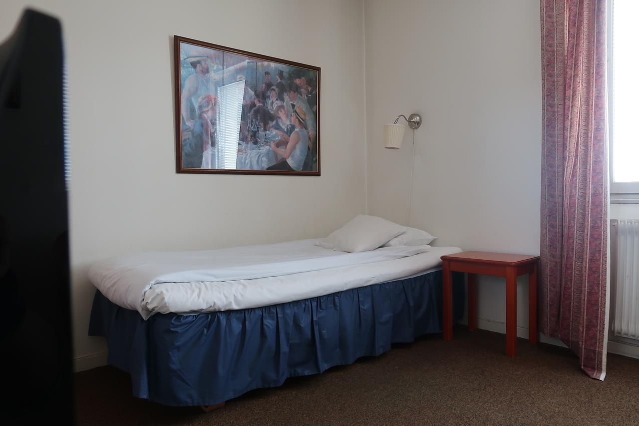 Hotel Aveny Bed & Breakfast Gavle Bagian luar foto