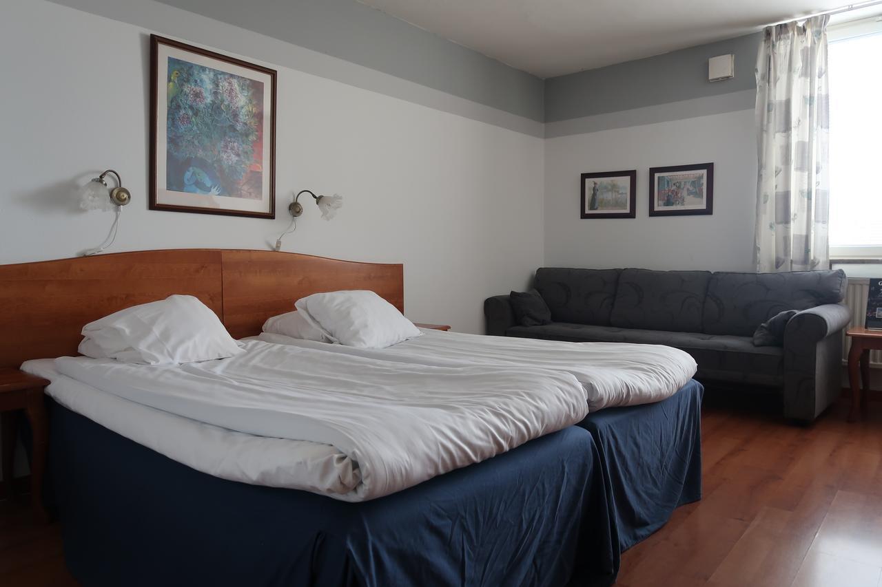 Hotel Aveny Bed & Breakfast Gavle Bagian luar foto