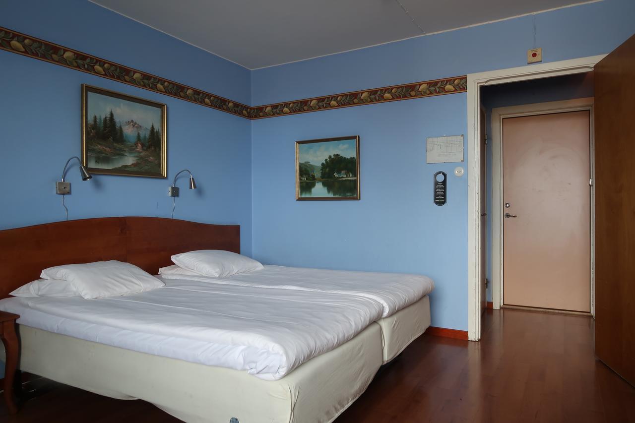 Hotel Aveny Bed & Breakfast Gavle Bagian luar foto