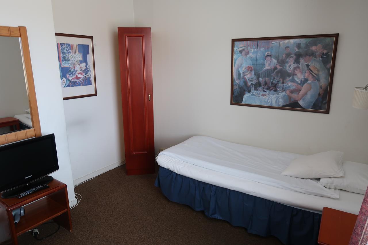 Hotel Aveny Bed & Breakfast Gavle Bagian luar foto