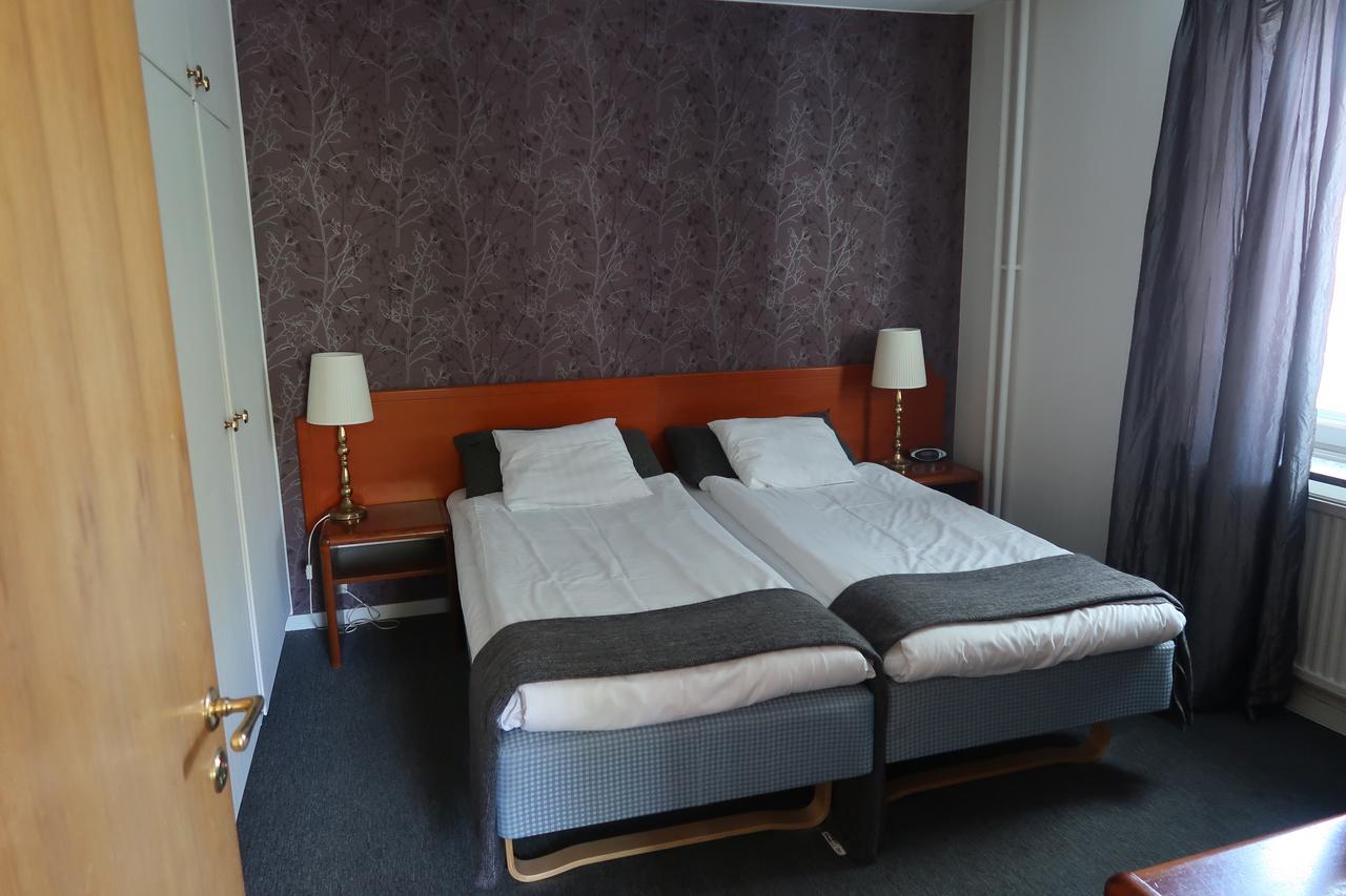 Hotel Aveny Bed & Breakfast Gavle Bagian luar foto