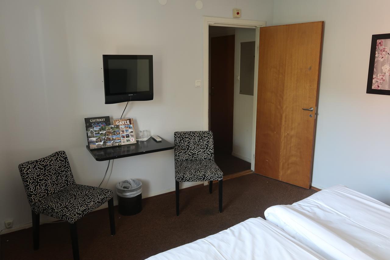 Hotel Aveny Bed & Breakfast Gavle Bagian luar foto