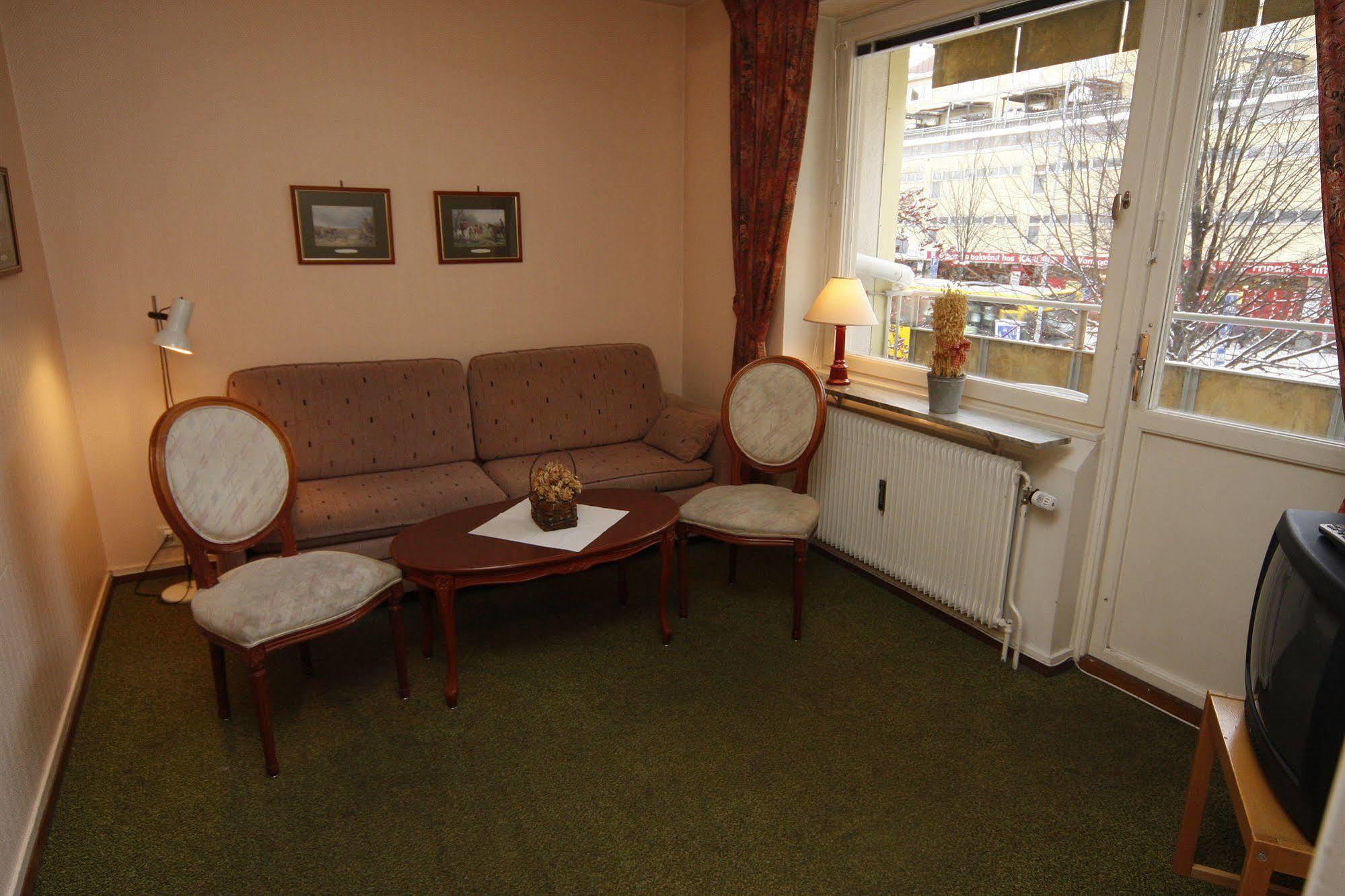 Hotel Aveny Bed & Breakfast Gavle Bagian luar foto