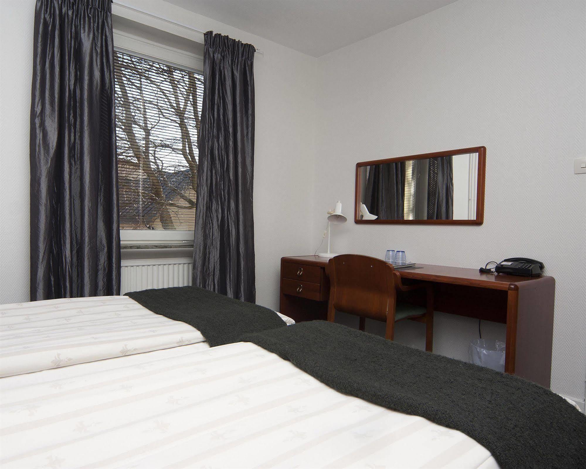 Hotel Aveny Bed & Breakfast Gavle Bagian luar foto